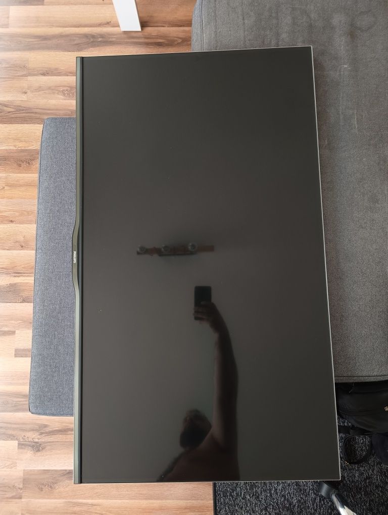 Telewizor philips 47PFS7509/12 z ambilight x3, 3d i głośnikiem basowym