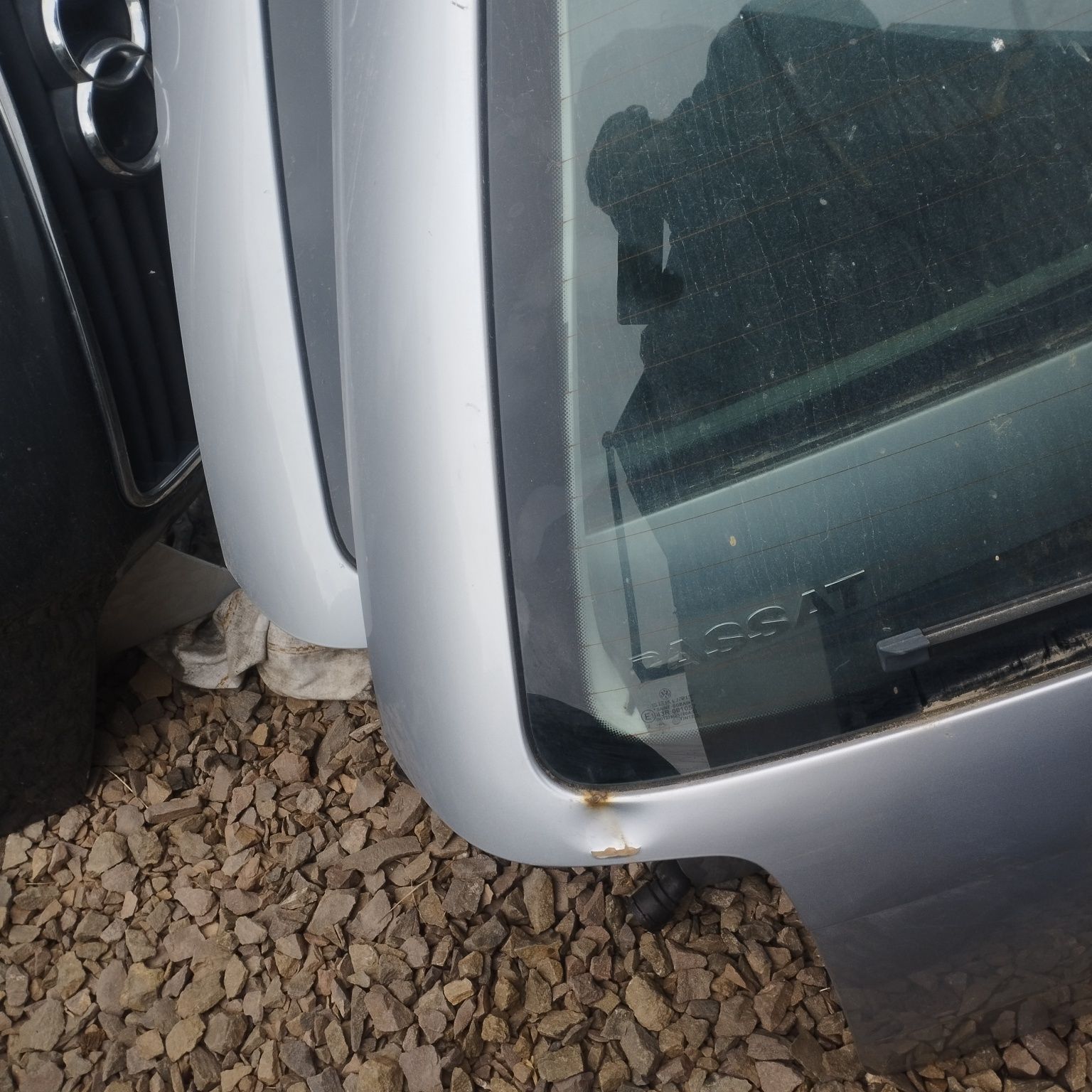 Volkswagen Passat B5 fl kombi klapa tył goła z szybą LA7W