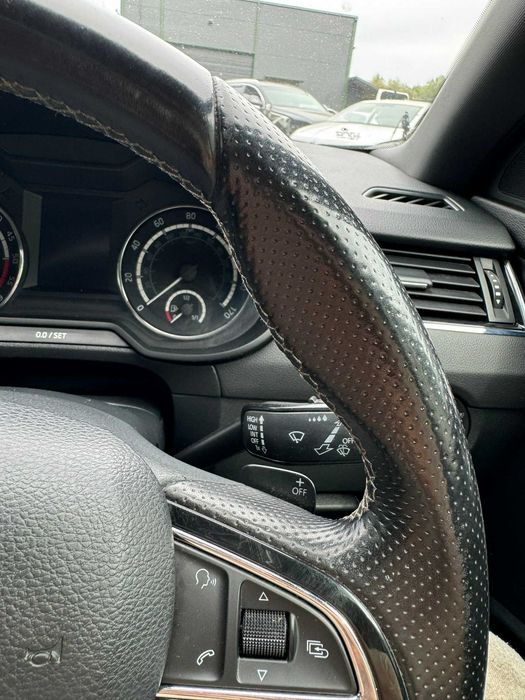 Кермо руль мультируль Octavia A7 VRS RS лепестки перфорація скошений