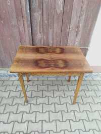 Prawdziwy stół drewniany rozciągany z czasów PRL-u
97,5 x 64 x wys. 79