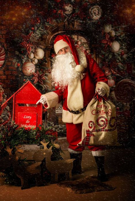 Mikołaj do wynajęcia + drugi kostium