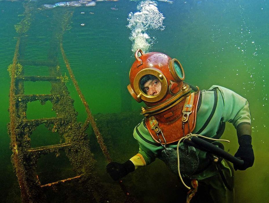 Водолаз, водолазні підводні роботи, дайвер