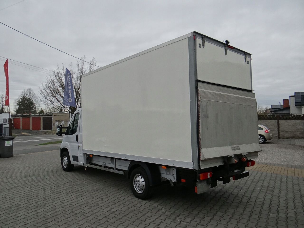 Transport przeprowadzki ustugi transportowe taxi bagażowe