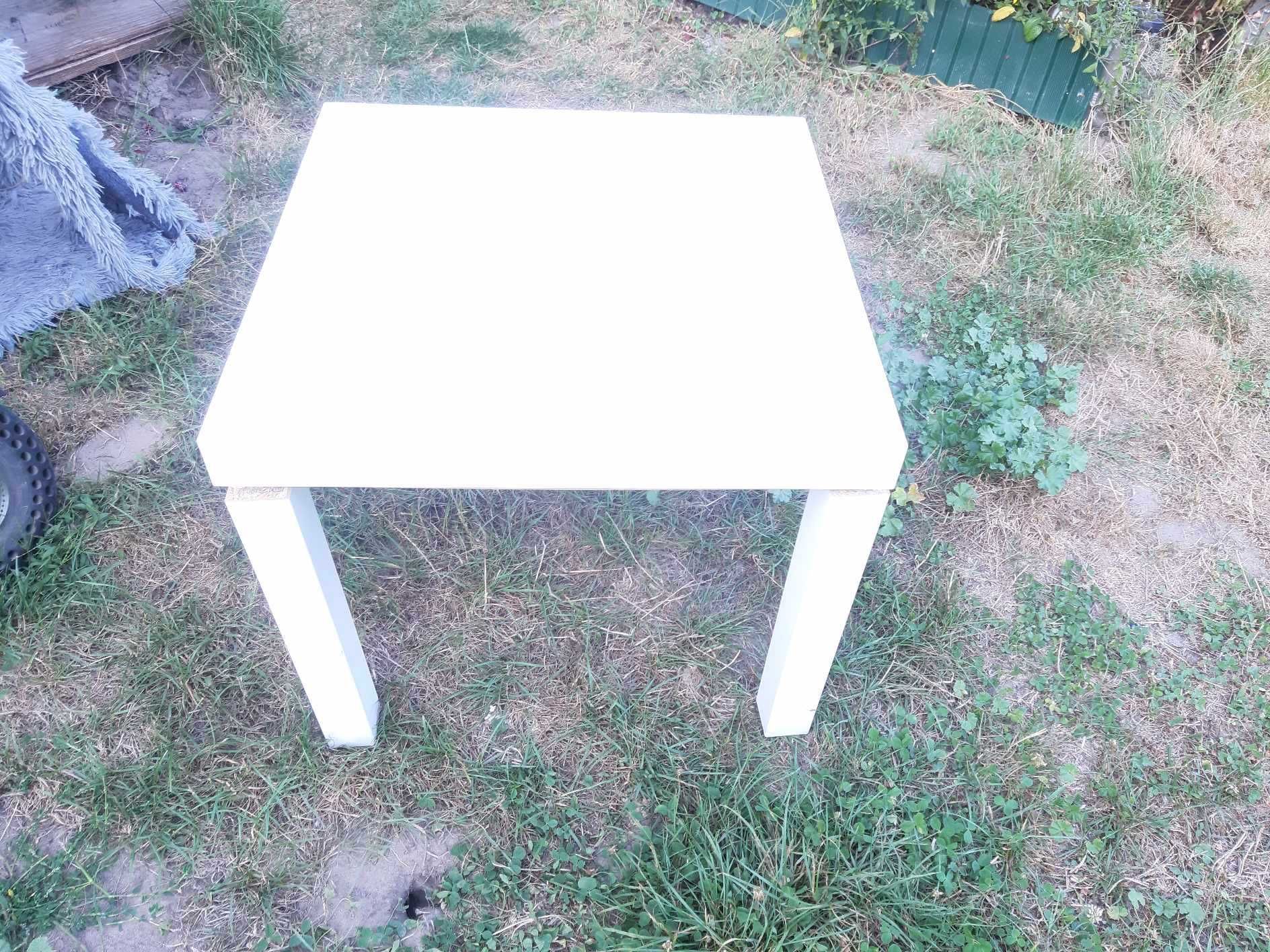 Stolik biały IKEA wymiar.: 55 cm X 55 cm X wysoki 46 cm