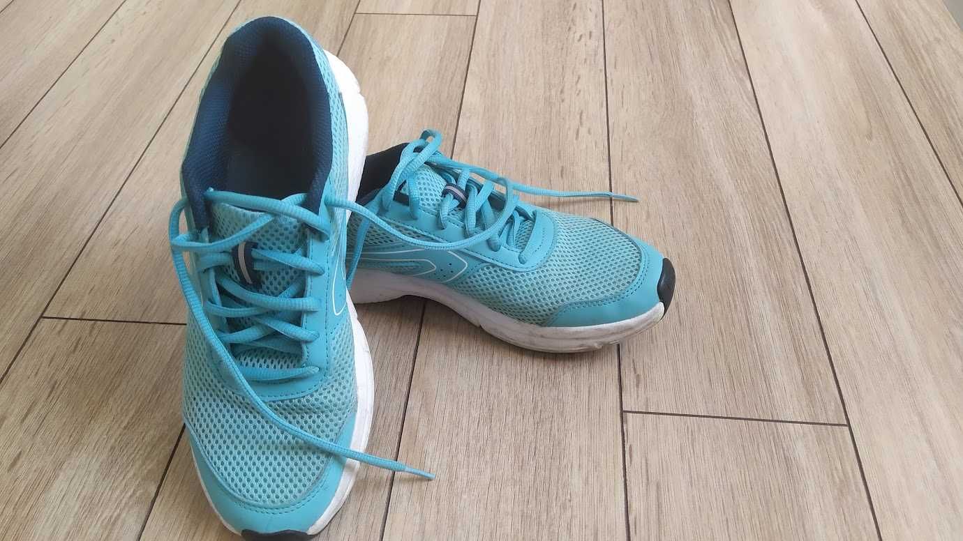 Buty sportowe z Decatlon rozm 38