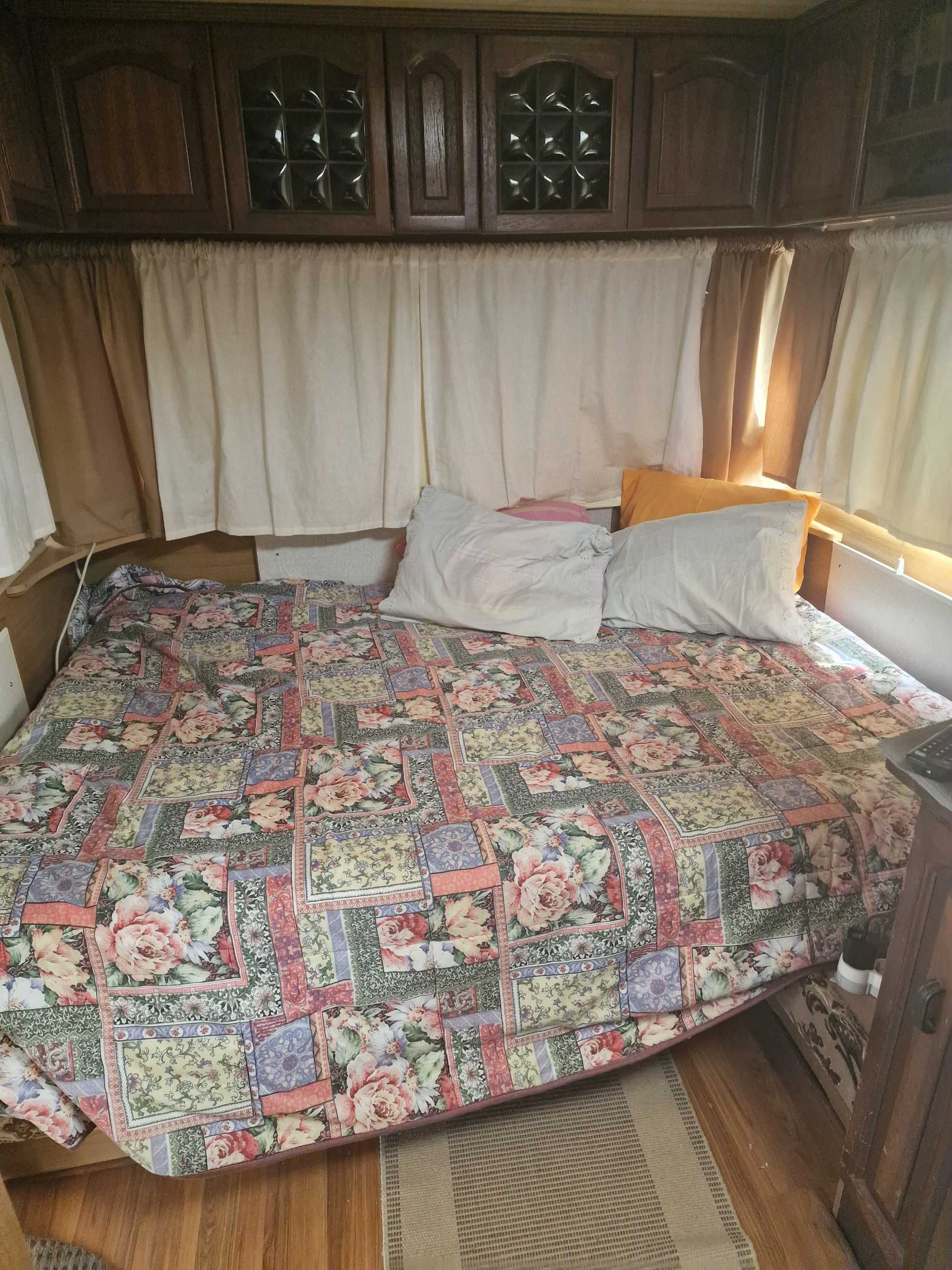 Caravana Hobby com avançado
