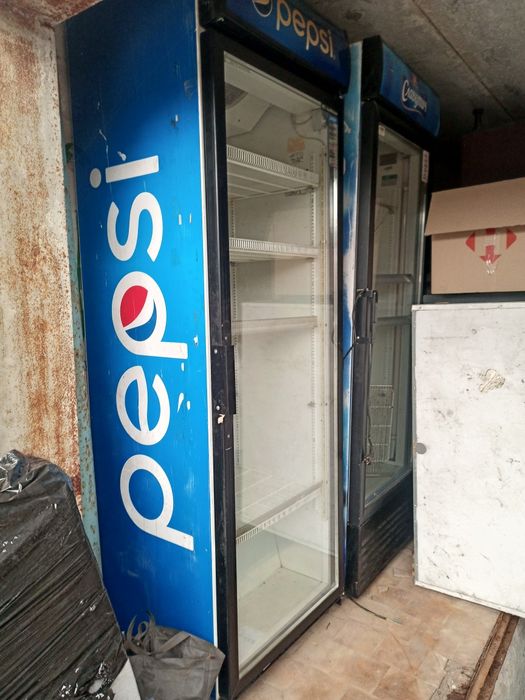 Холодильна вітрина