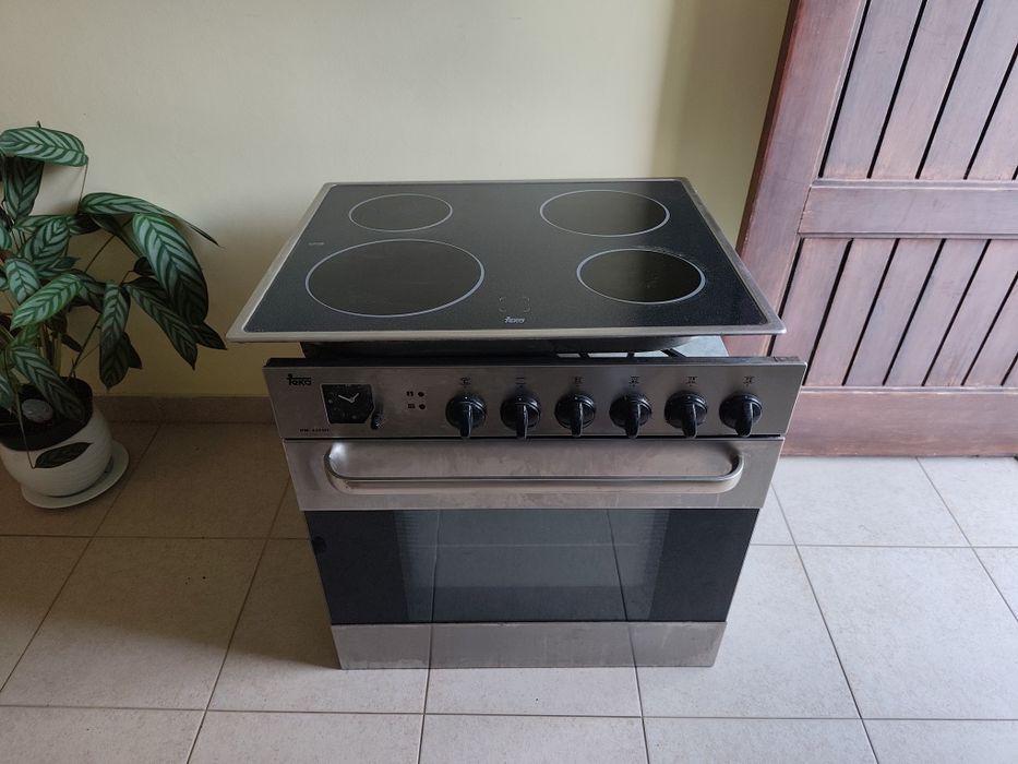 Forno e placa eletrónica Teka