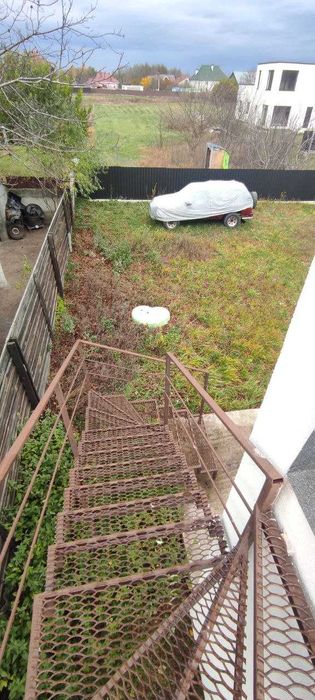 Коттедж з бомбоупорним дахом в Любимовке (Гуровщина) – 15 км от Киева!