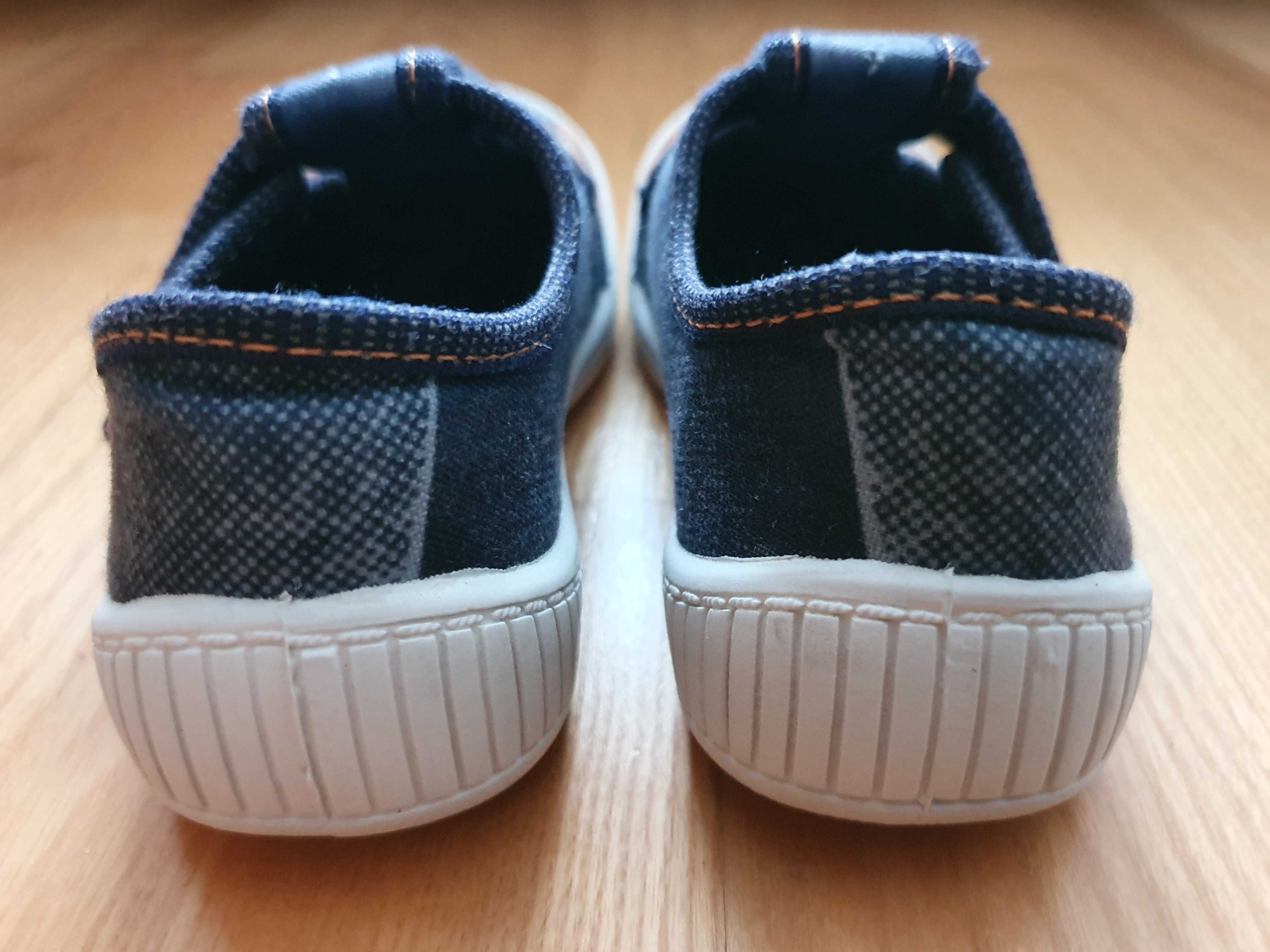 MB CCC kapcie pantofle buty dziecięce chłopięce na rzep rozm. 27