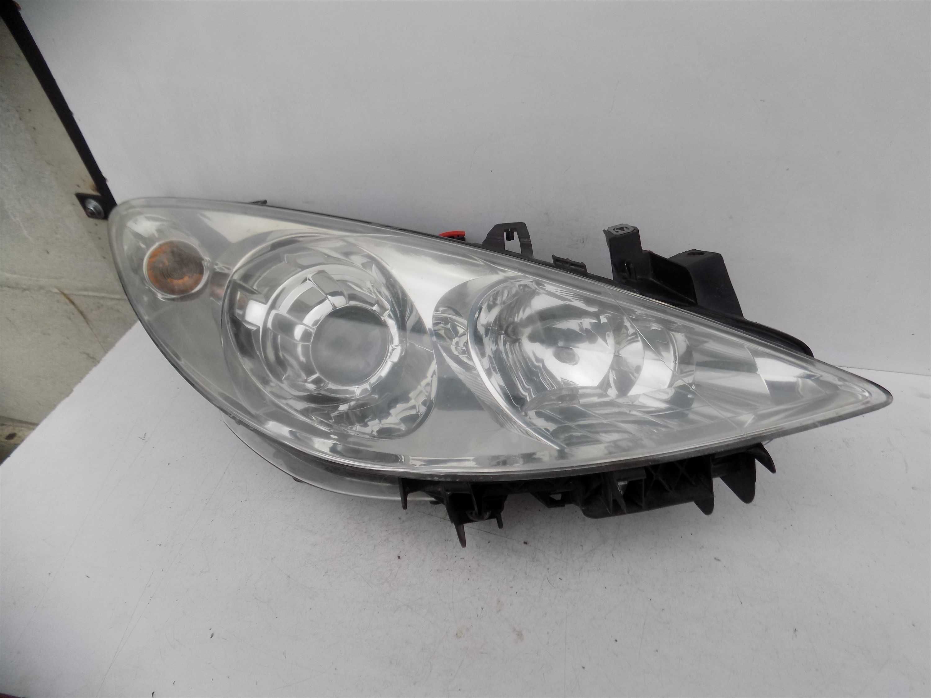 Lampa przód prawa Peugeot 307 lift 05-08 Europa oryginał