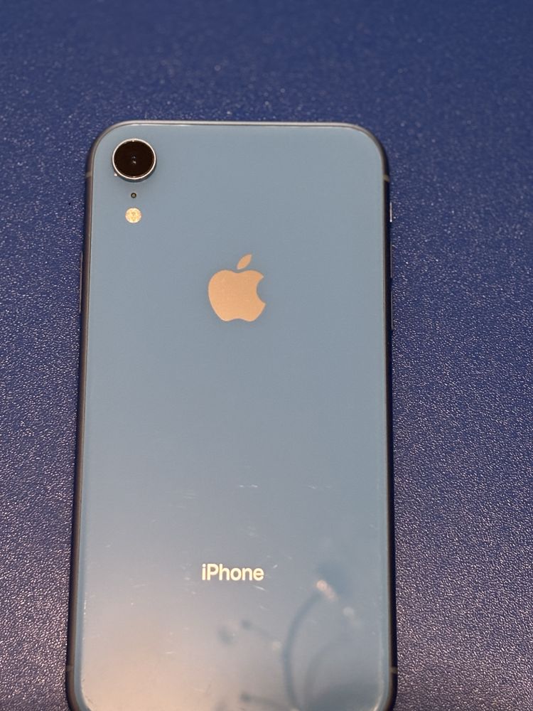 iPhone XR 64 gb.