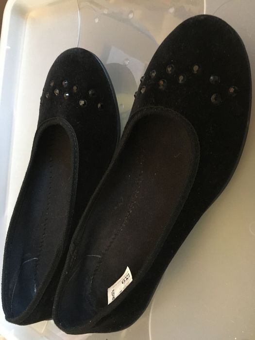Balerinki damskie czarne z ozdobami