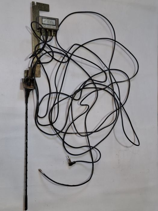 Антена с проводкой и кронштейном Мерседес Т124