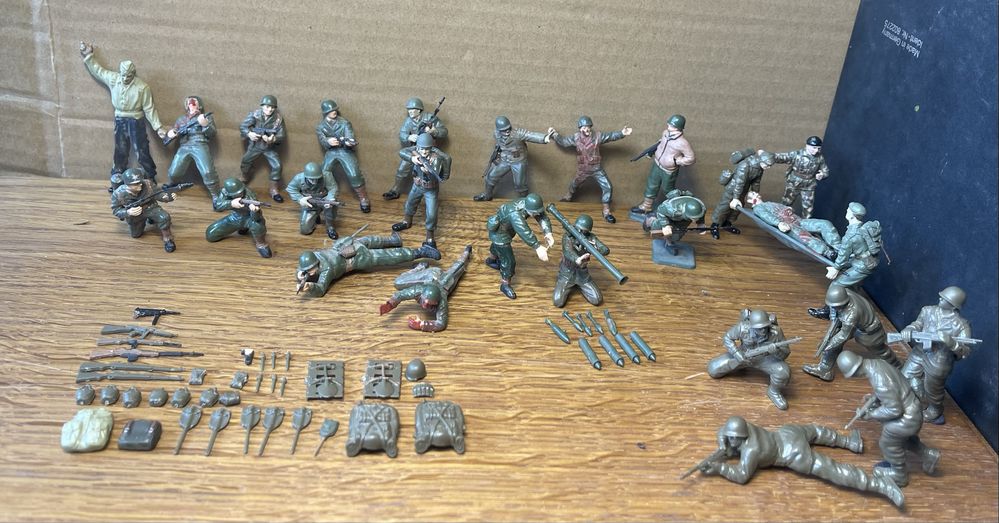 Фигурки солдат армии США и Великобритании. 1/35 + снаряжение.