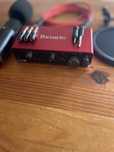 Interface De Audio Scarlett 2i2 3Rd gen/Colunas/adaptadores