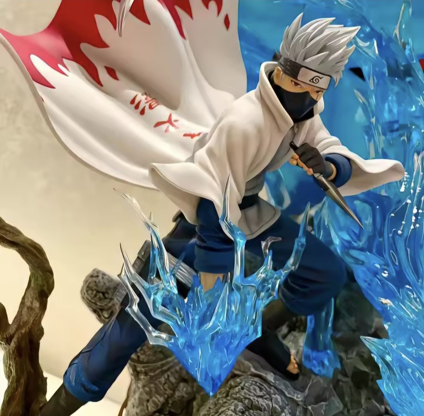 Estátua do anime Naruto - Personagem Kakashi com 27 centímetros.