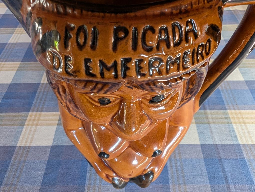 Bilha Jarro "Foi Picada de Enfermeiro"