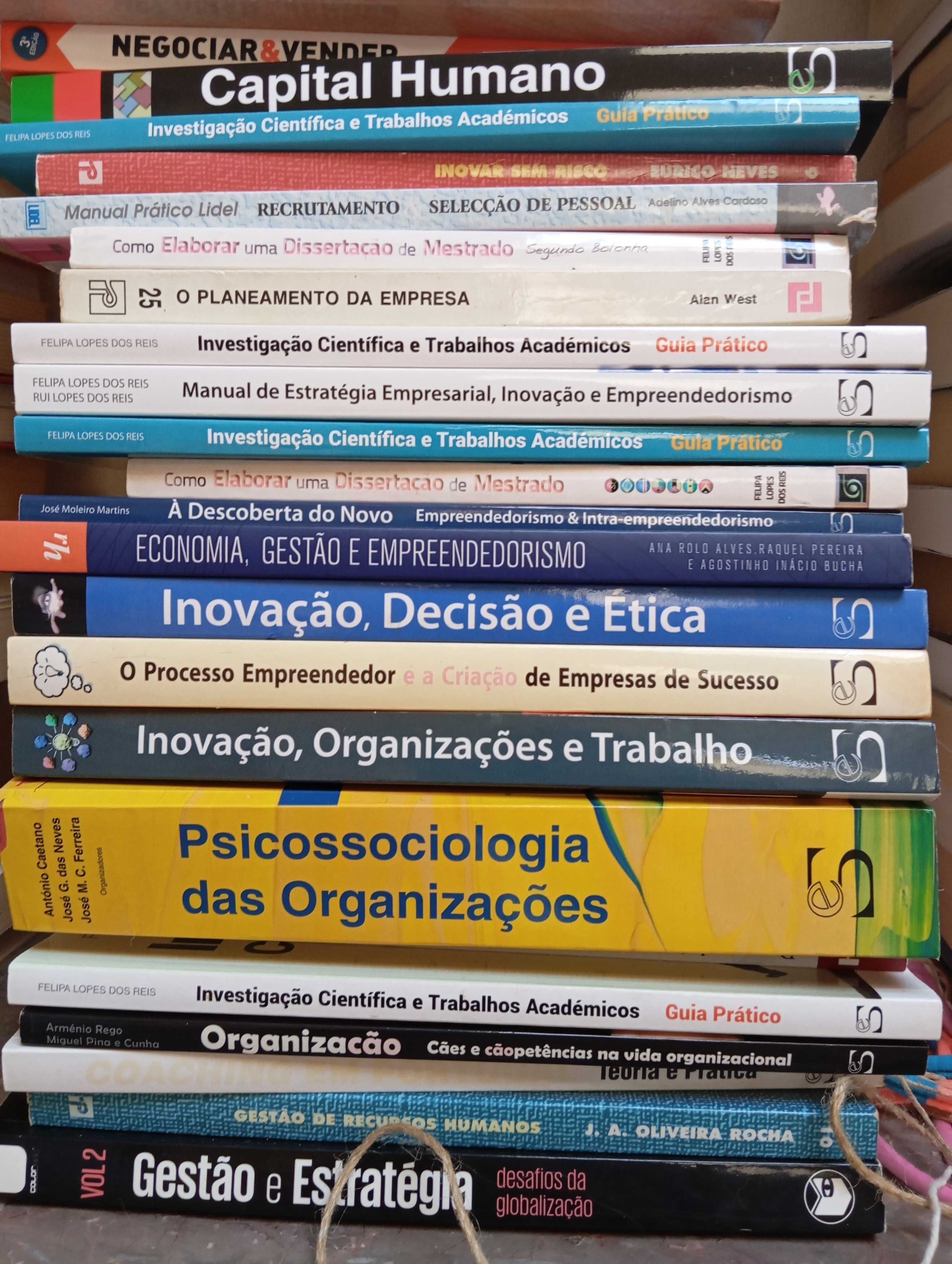 Vendo livros técnicos Novos ou quase novos. Cada um 10 euros.