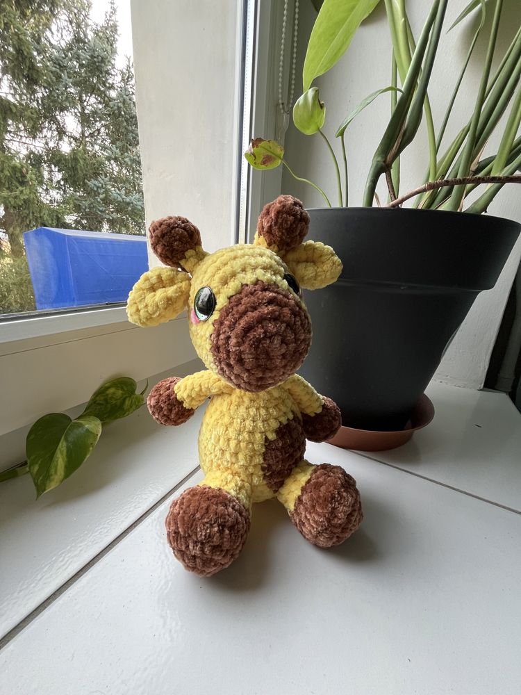 Pluszak żyrafka, szydeło, maskotka, rękodzieło, amigurumi.