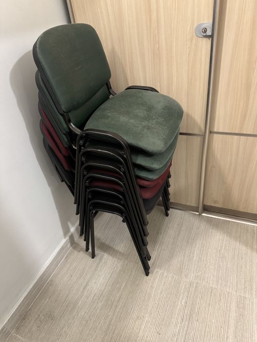 Продам офісні стільці