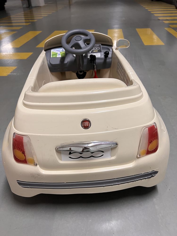 Fiat 500 eléctrico para criança