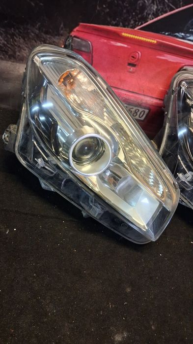 Передня права фара Nissan Qashqai j10 рестайлинг ксенон