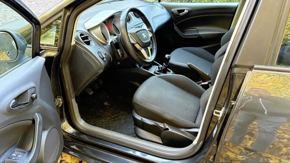 Ibiza  2009r 1.4 niski przebieg