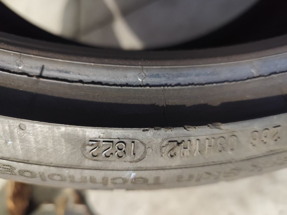 Pneus 235/35r19 Uniroyal RS5 70% piso