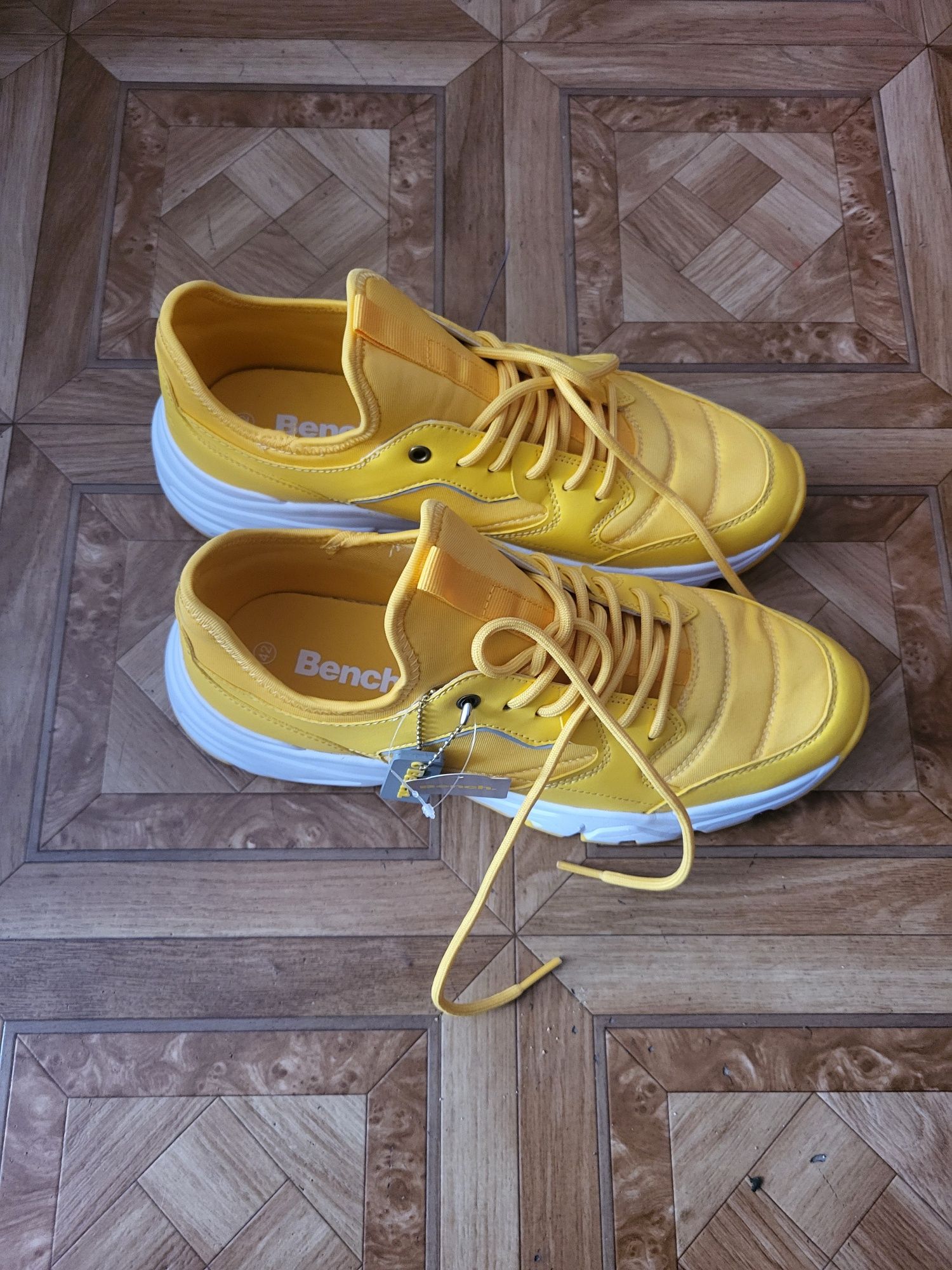 Buty nowe bench 42