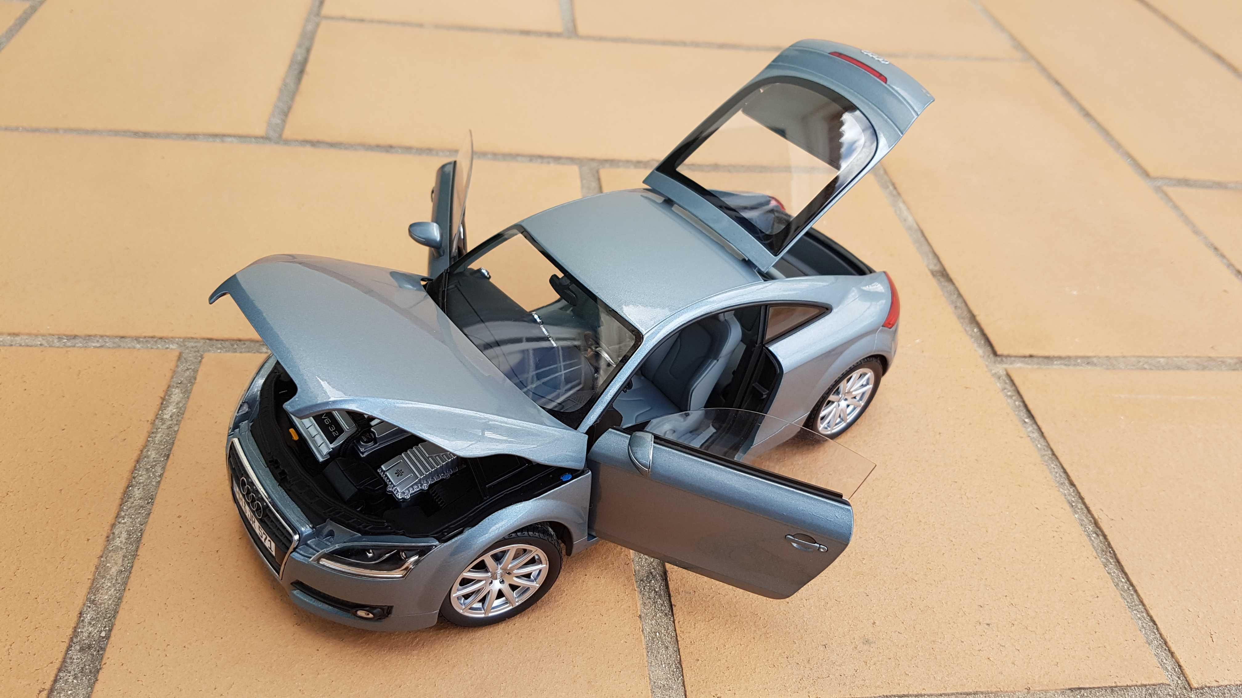 Audi TT Coupe Kyosho 1/18