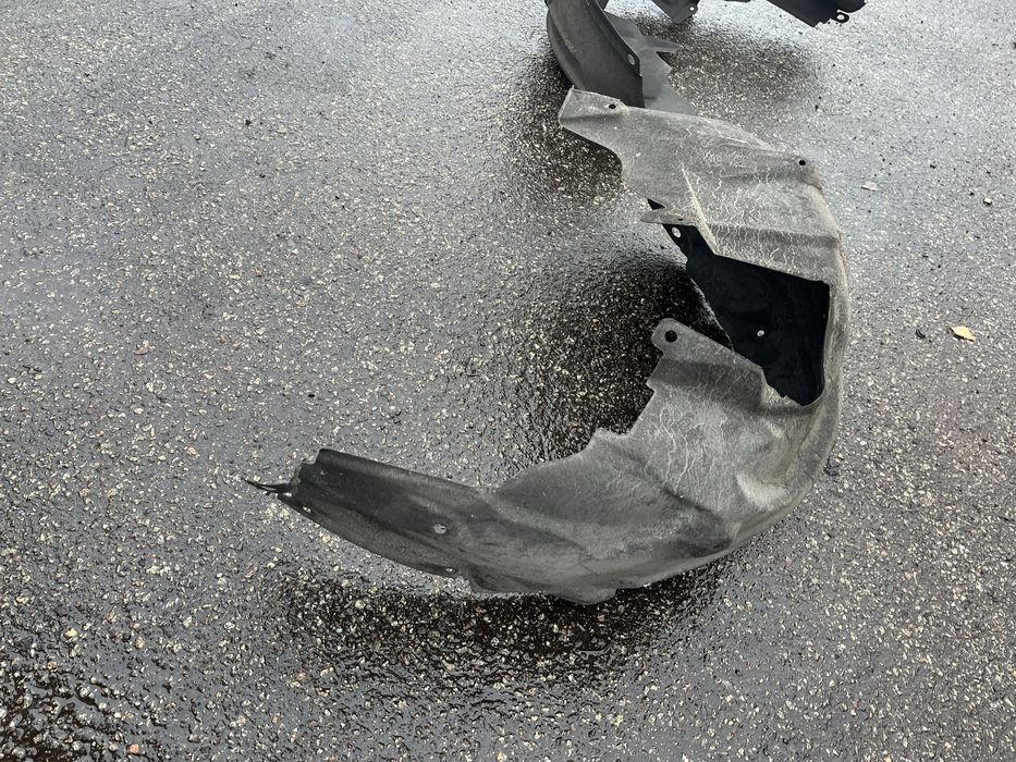 Toyota venza 22-24 рік  підкрилок задній лівий