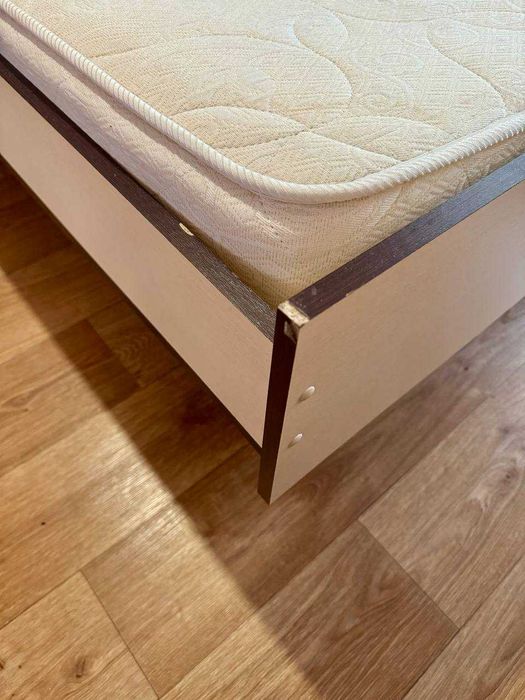 Продам ліжно Двоспальне 140 на 200 см м.Вараш + матрац, можна окремо!