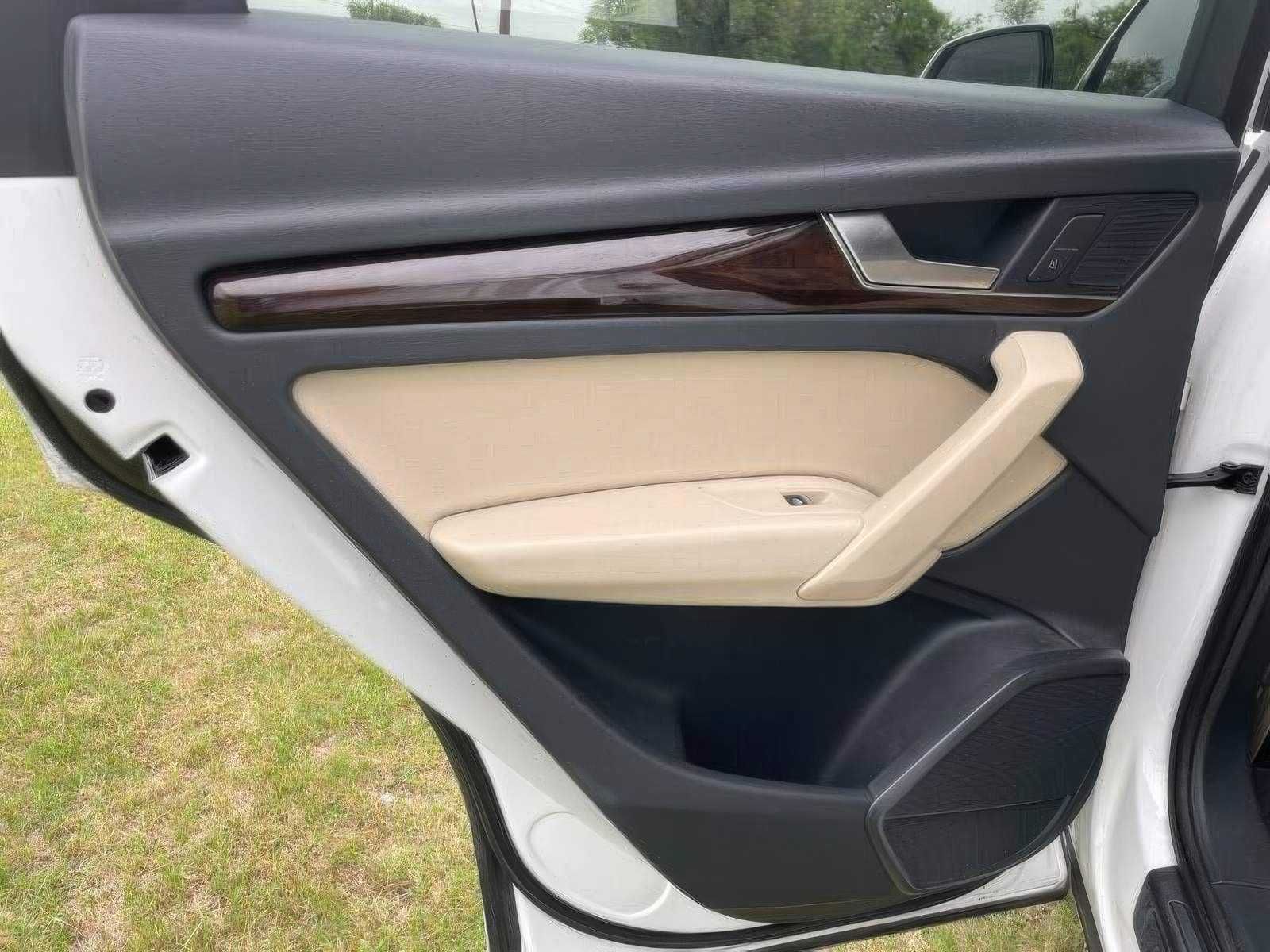 2018   Audi    Q5