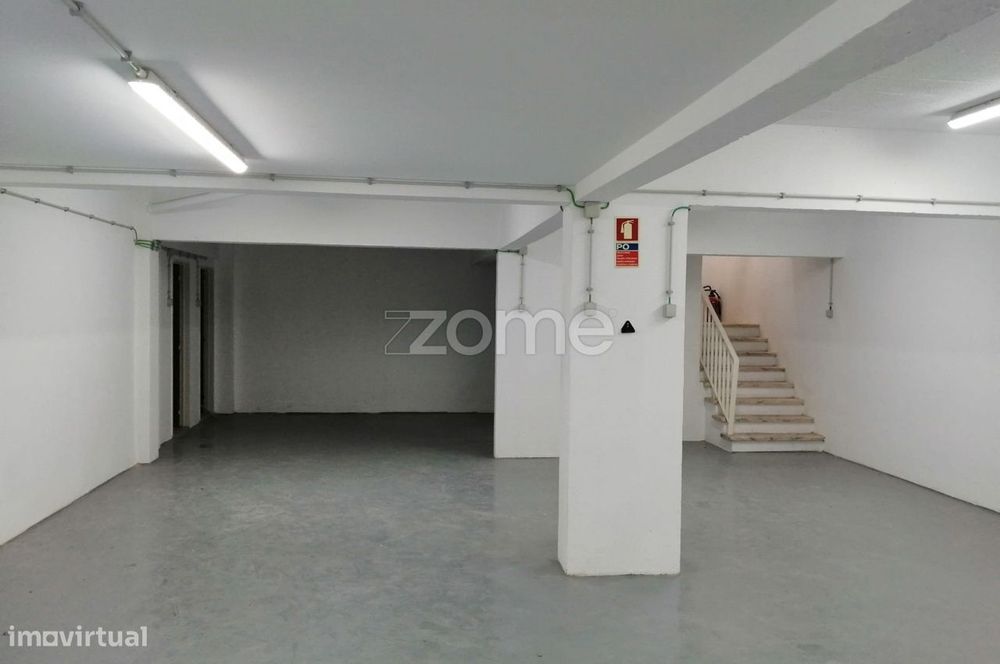 Armazém industrial, Reboleira, Zona Nobre