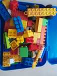 Mala com Legos diversos