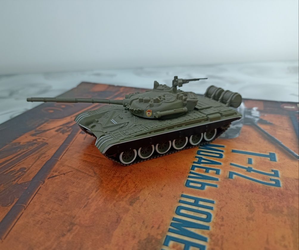 Масштабна модель танка Т-72 (Русские танки N° 1)