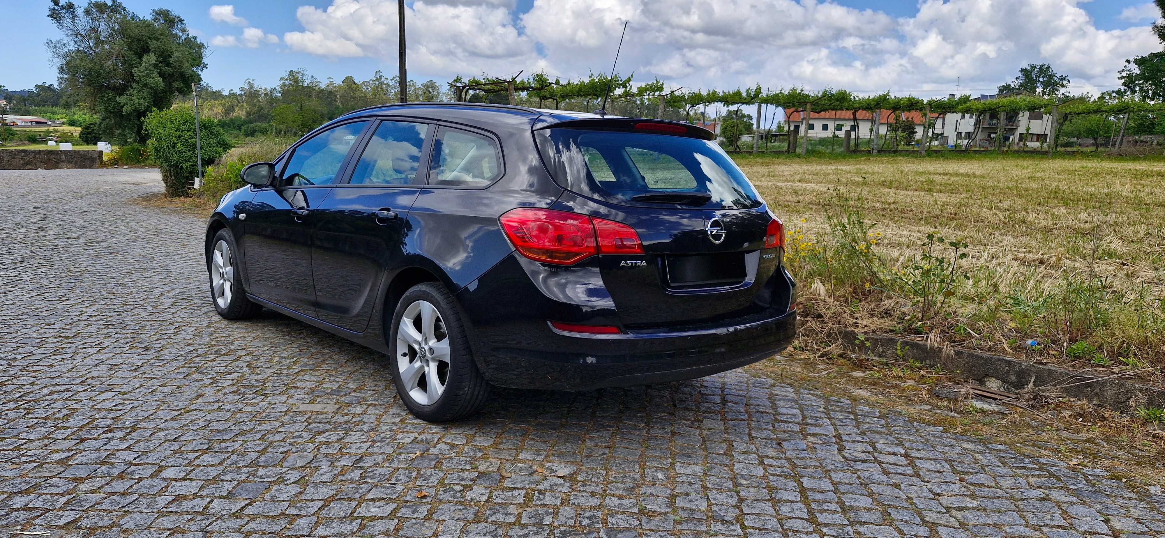 Opel Astra J 1.3 CDTi Sports Tourer