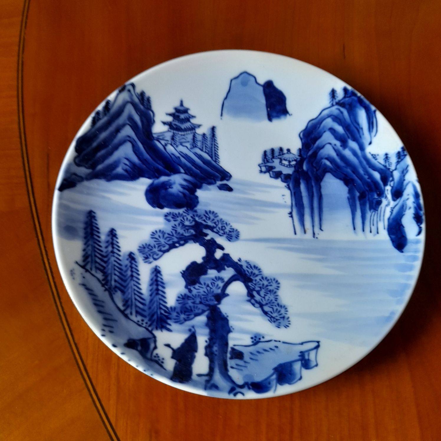 Prato chinês impecável