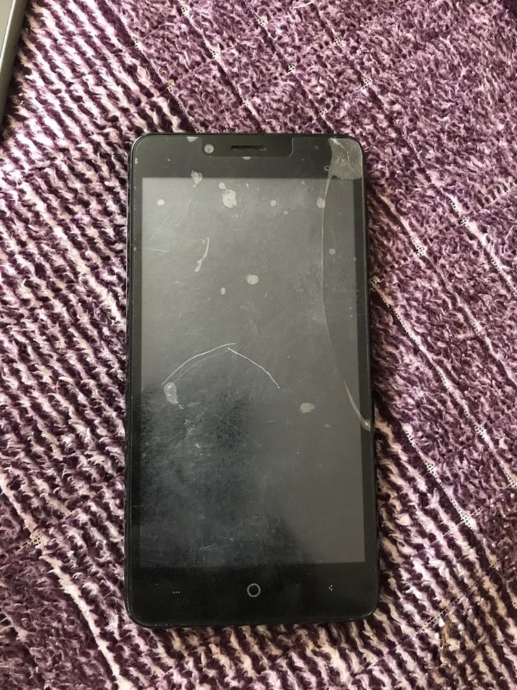 Продам Huawei Y6 Lenovo s90  Ergo