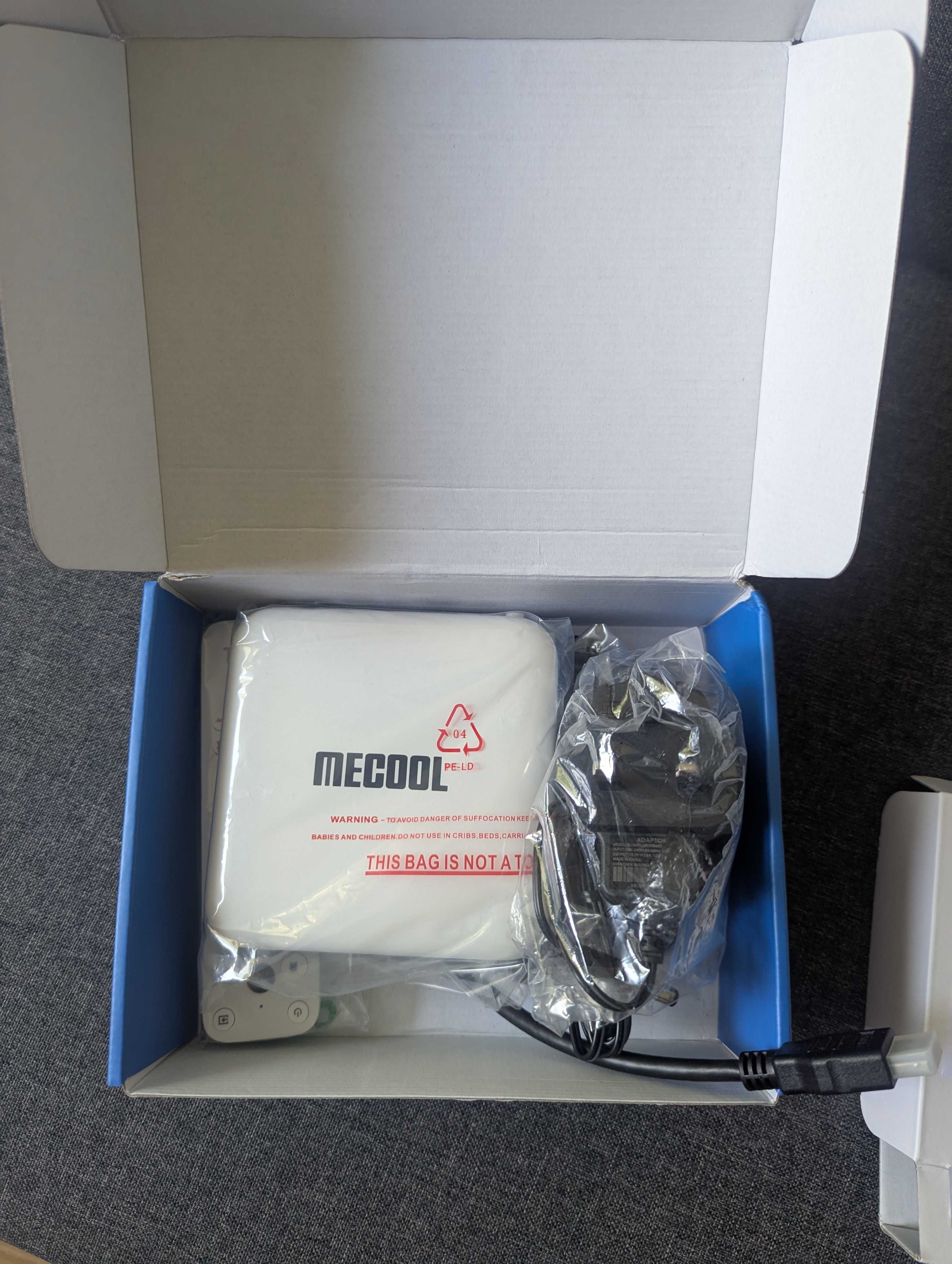 Vendo - Box Android Mecool KM2 - Nova - Tomada UK