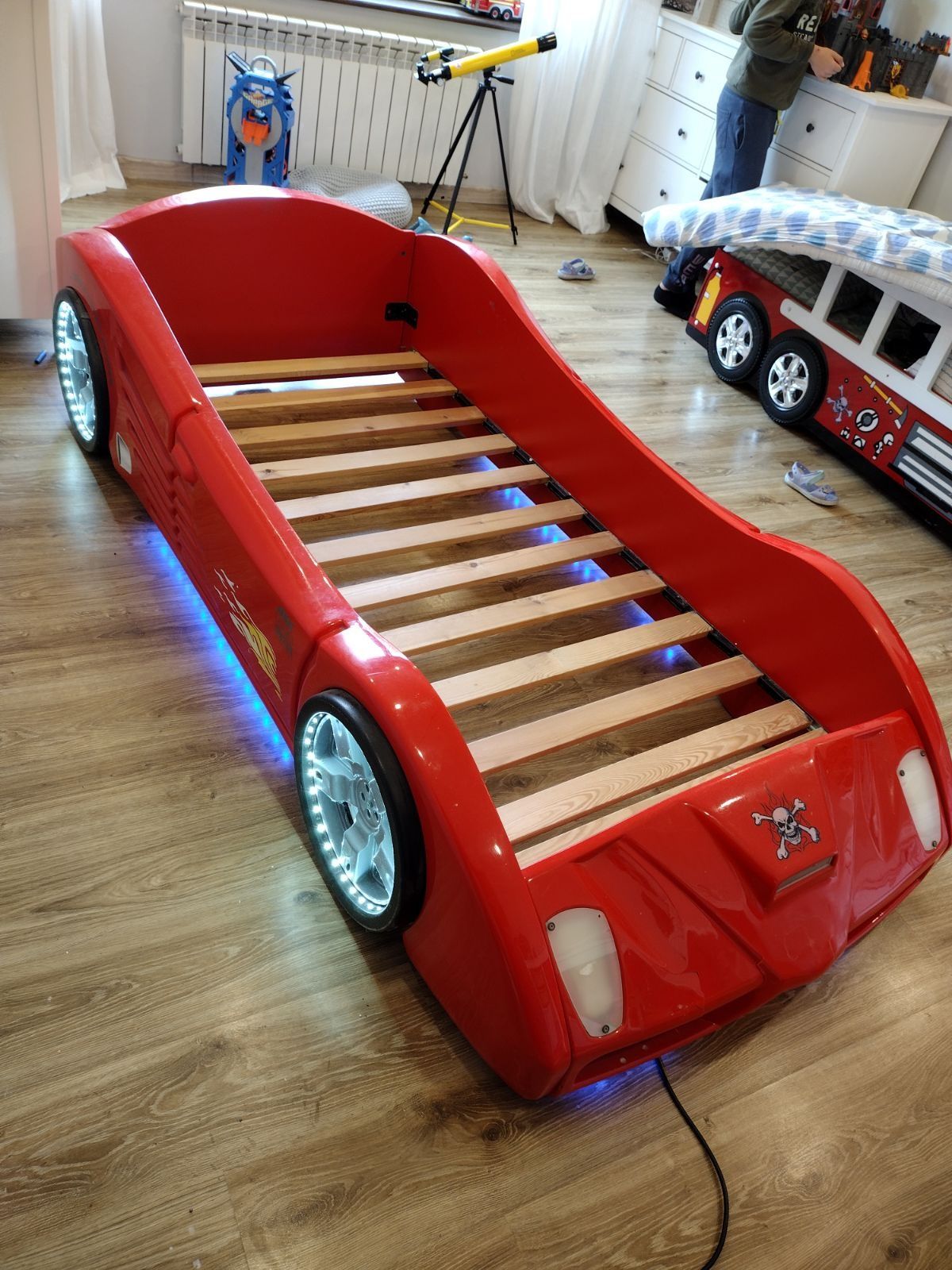 Łóżko dziecięce auto GTA z LED + materac Hevea Snudo