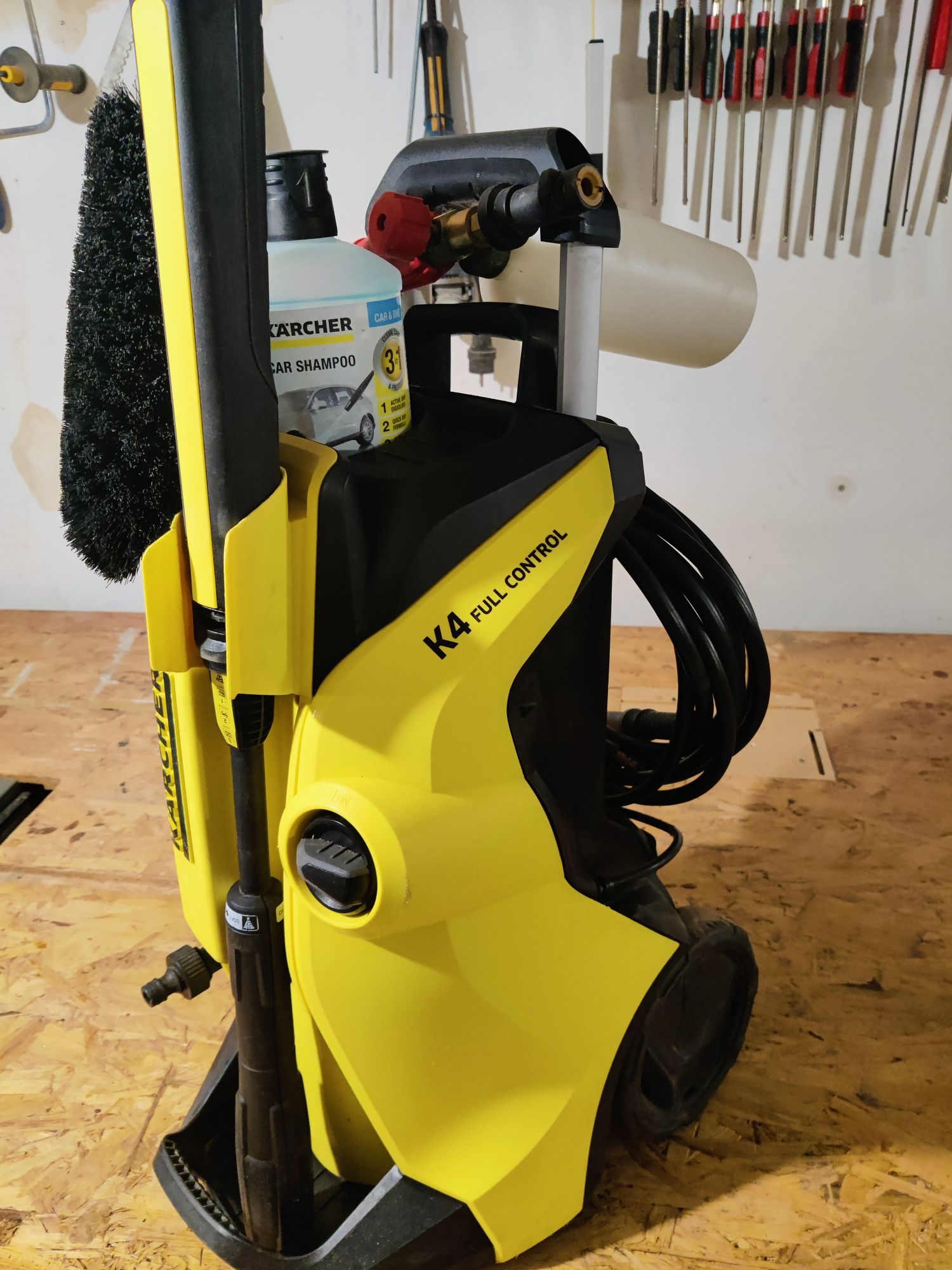 Myjka ciśnienirniowa Karcher Full Control 1800W 130bar + dodatki