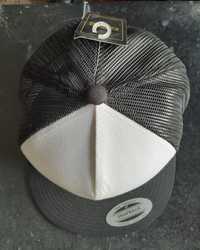 Boné Cap Preto e Branco, Trucker novo