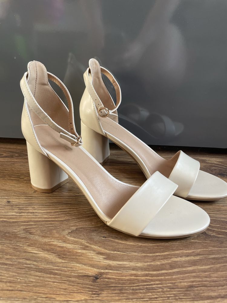 Buty na slupku rozmiar 41