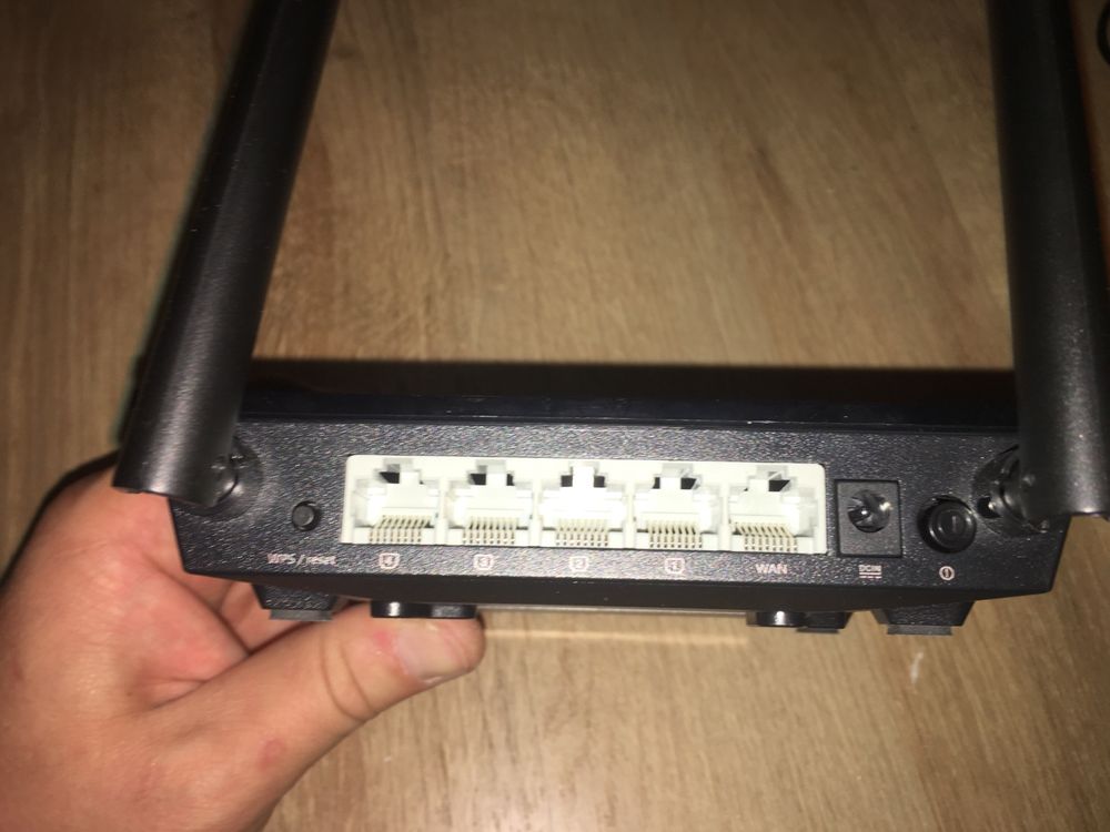 Router ASUS RT—N12+ 300Mbps