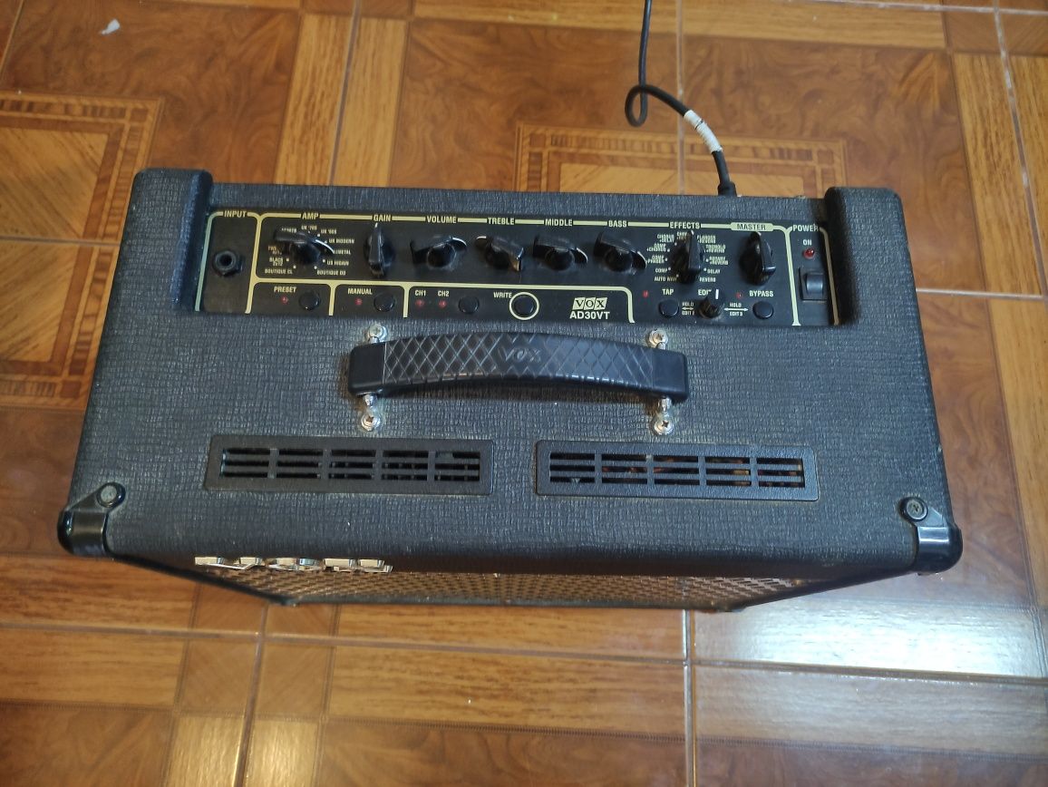 Amplificador guitarra VOX ad30vt