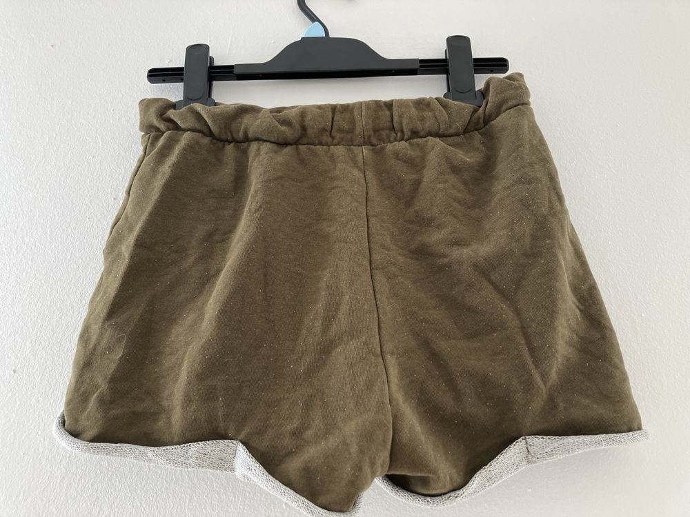 Dresowe szorty khaki Reserved XS