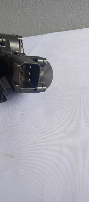 Opel Insignia A Zamek Klapy Bagażnika 135.814.05 Zamek Klapy Insignia