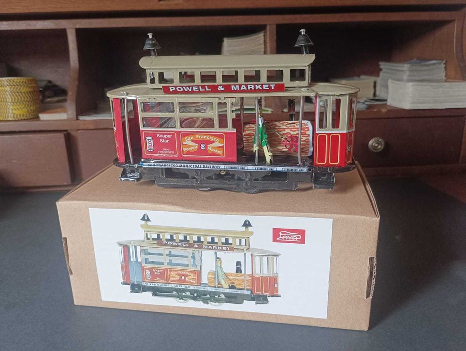 Brinquedo Carruagem Elétrico em chapa Jaya 1905